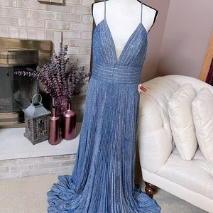NEW Mac Duggal Shimmer Pleated V-Neck Gown - Metallic Blue